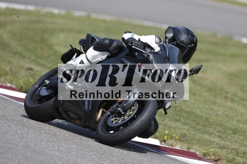 Archiv-2025/49 26.08.2025 Cornu Master School ADR/gruen-vert/75